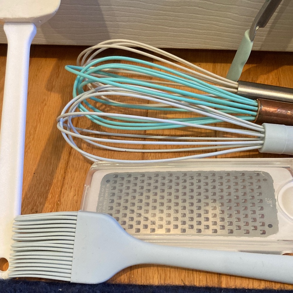 EUC Kitchen Utensils - Picture 4 of 5